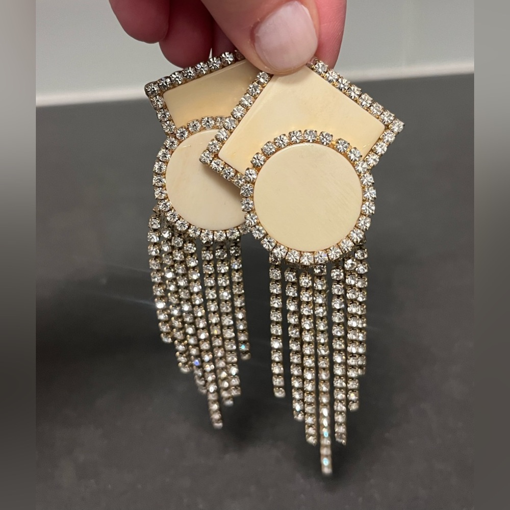 Gorgeous, beige, and diamond hanging earrings!